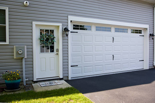 24/7 Emergency Garage Door Panel Replacement experts in Weatherly, PA